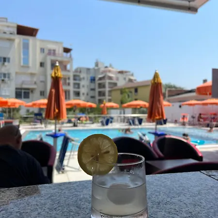 Bluebalcony Hotel 3*