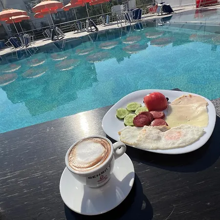 Bluebalcony Hotel